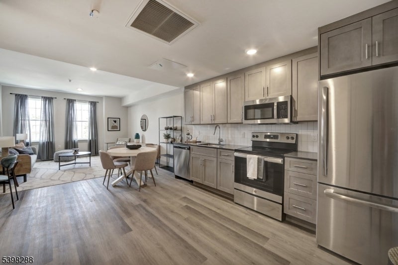 Photo of Listing #4001153