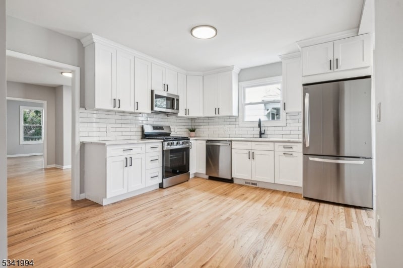 Photo of Listing #4001205