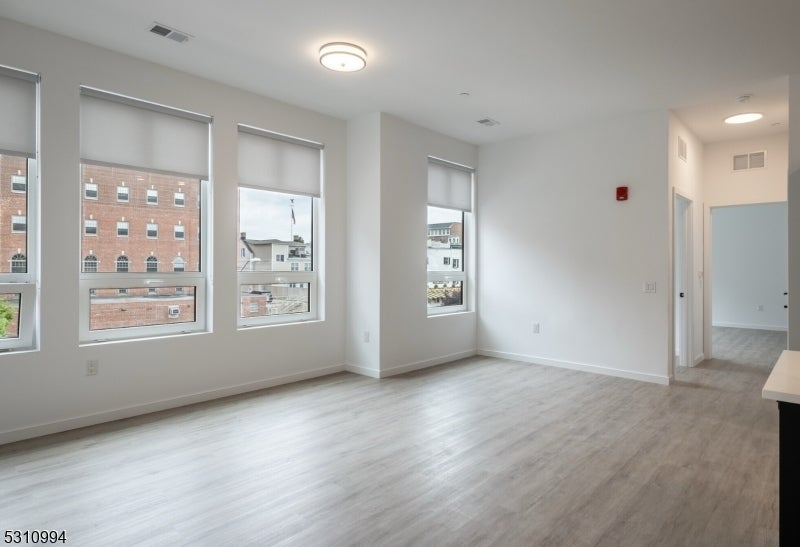 Photo of Listing #4001378