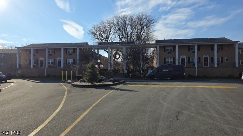 Photo of Listing #4001576