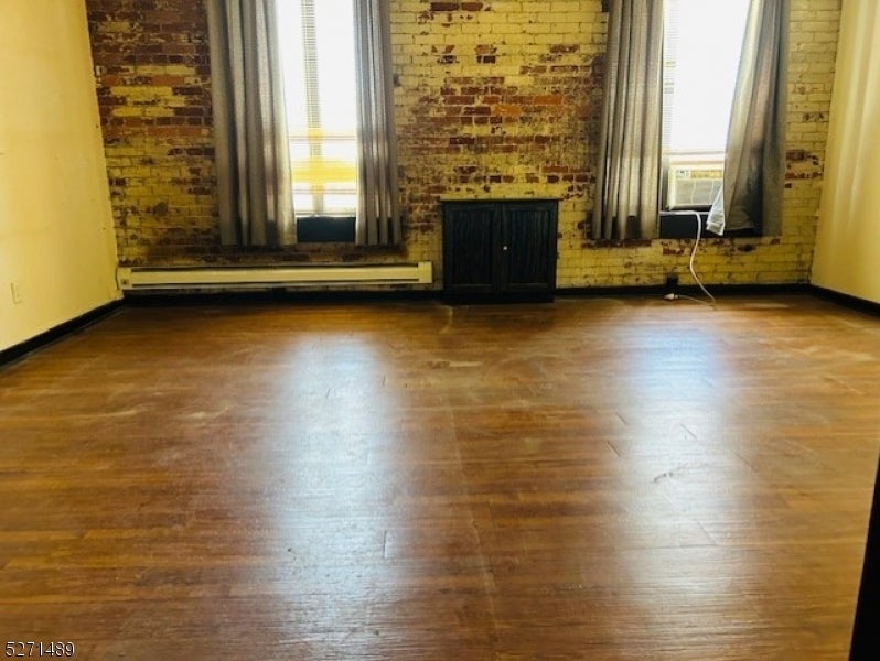 Photo of Listing #4001806