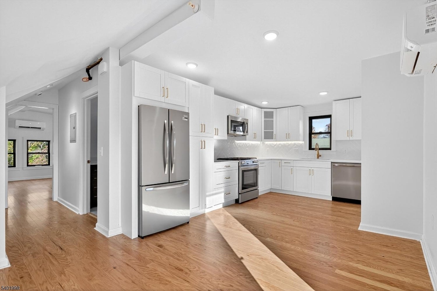 Photo of Listing #4001953