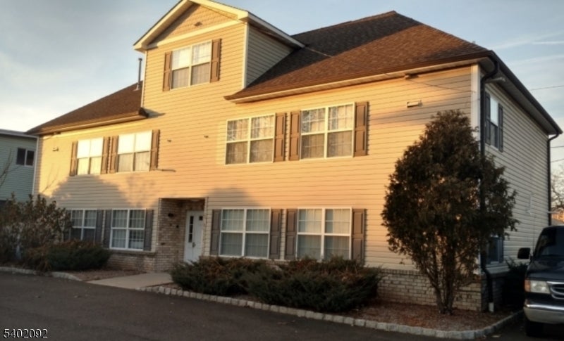 Photo of Listing #4002014