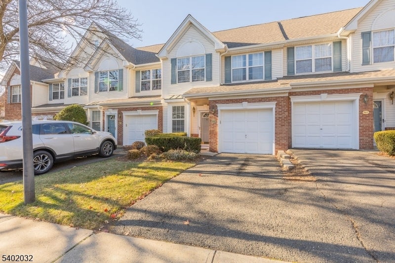 Photo of Listing #4002017