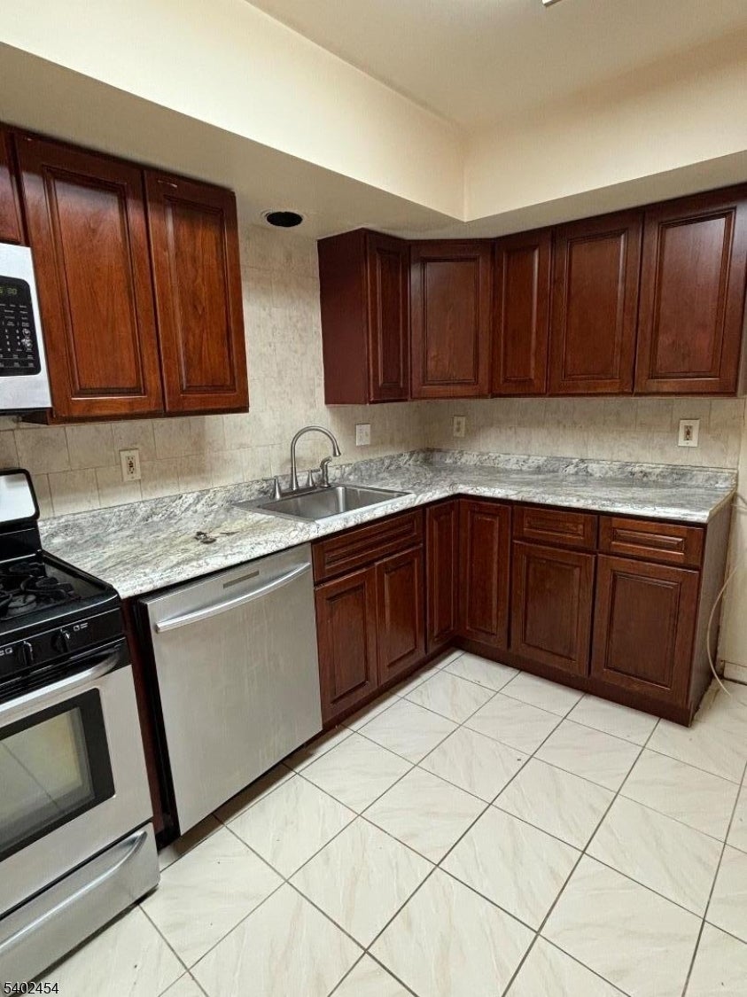 Photo of Listing #4002290