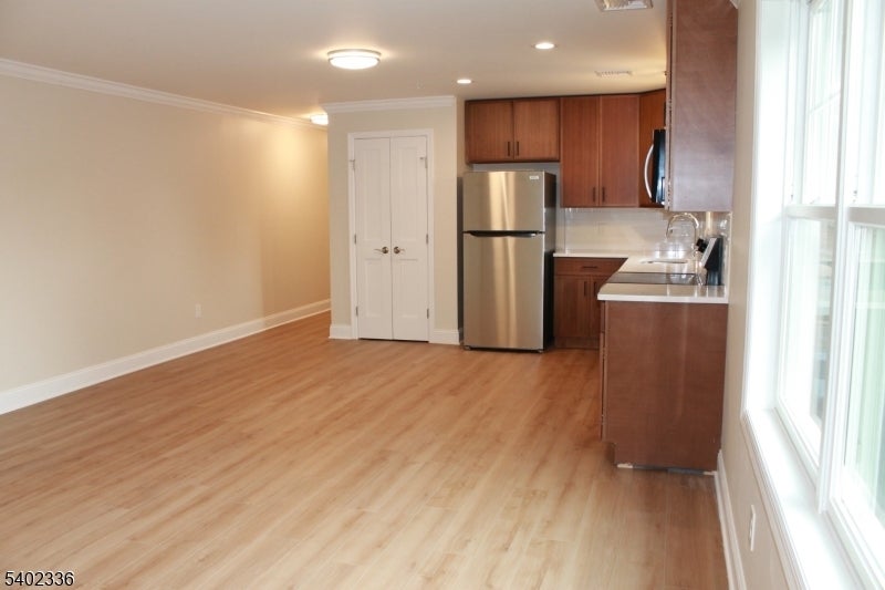 Photo of Listing #4002316