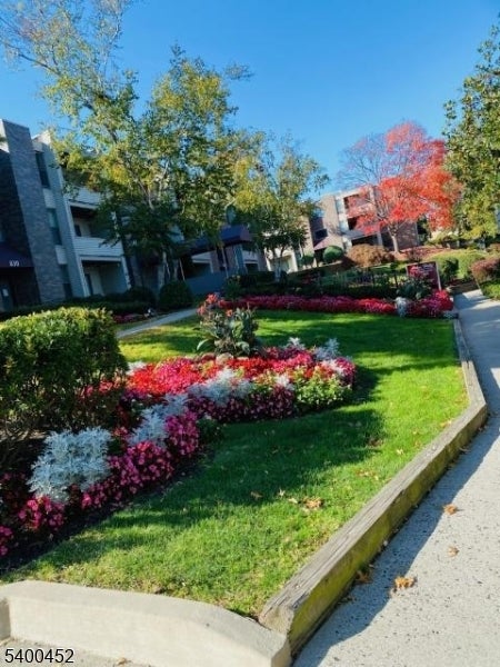 Photo of Listing #4002361