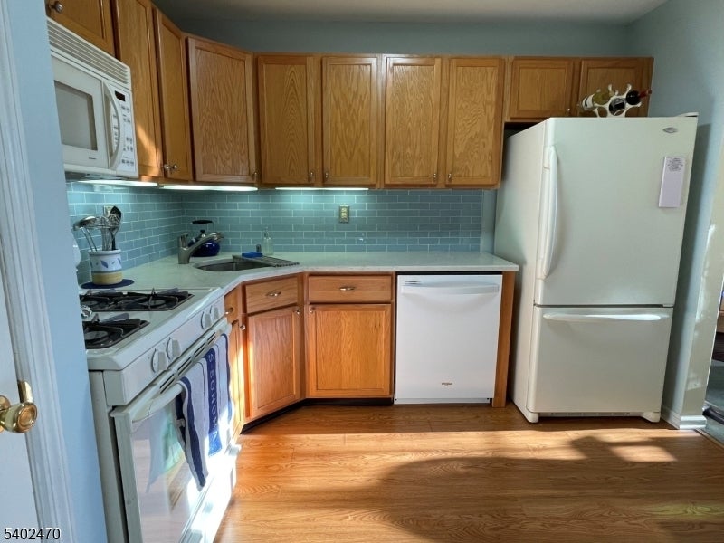 Photo of Listing #4002374