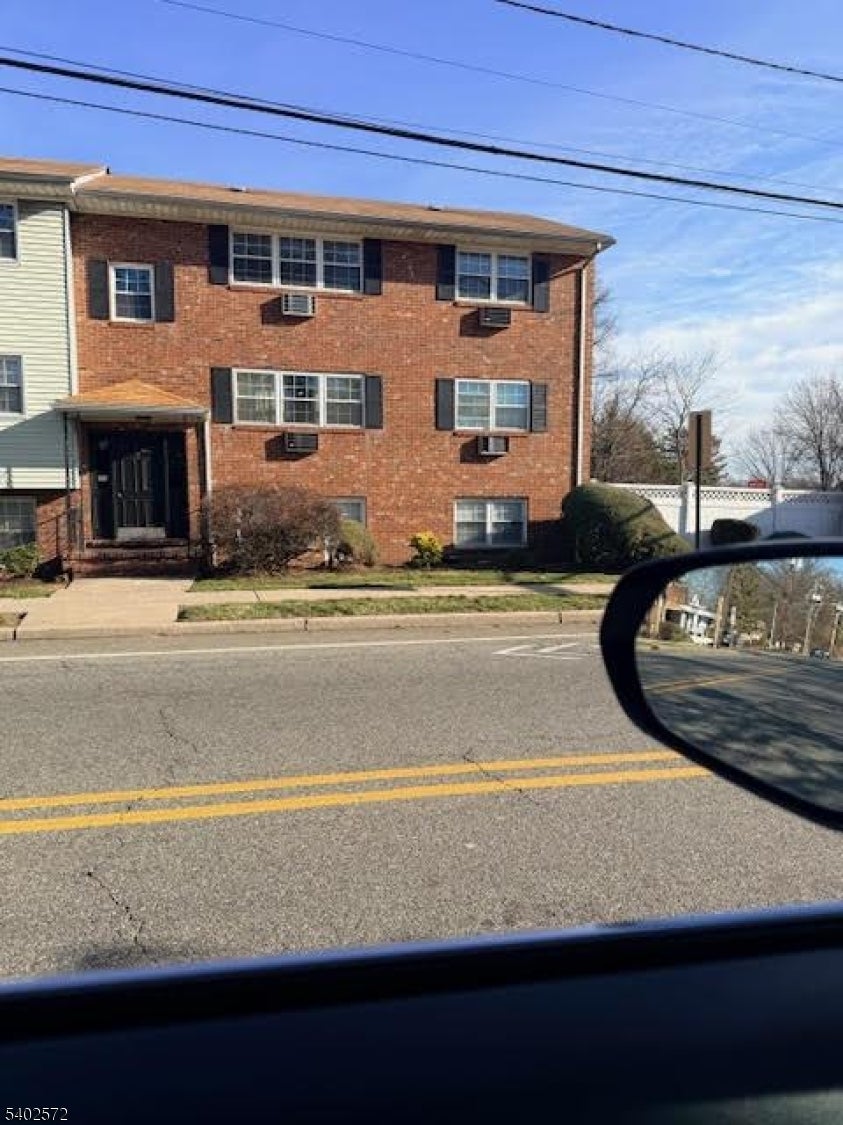 Photo of Listing #4002395