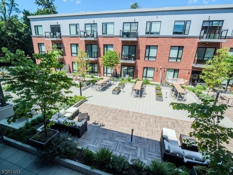 Photo of Listing #4002518