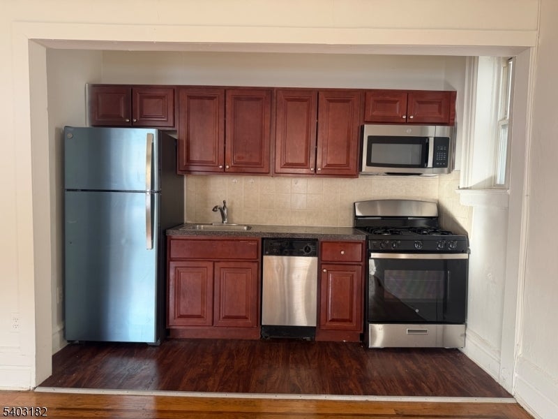 Photo of Listing #4002868