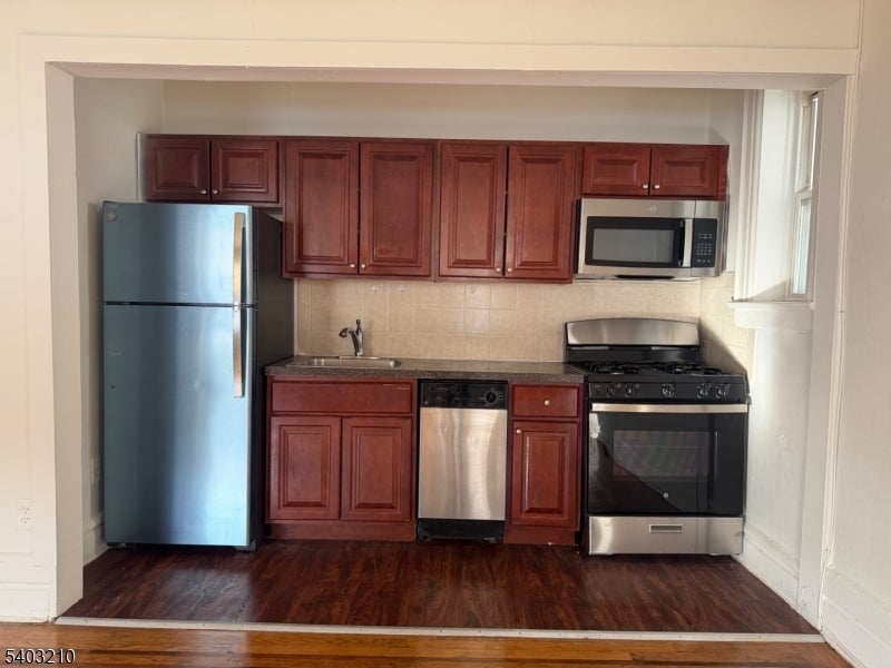 Photo of Listing #4002894