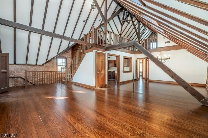 Photo of Listing #4003188