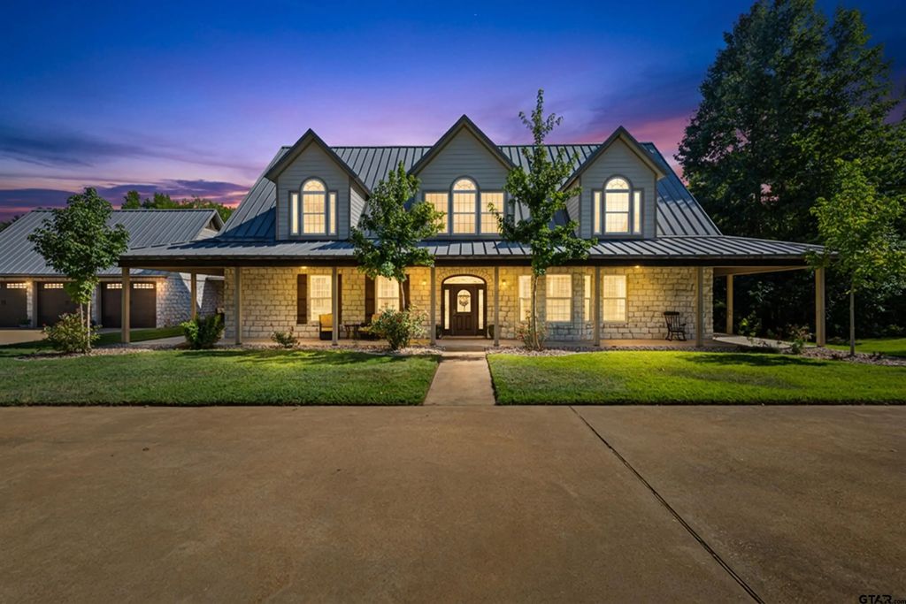 1214 Sparks Rd, Longview