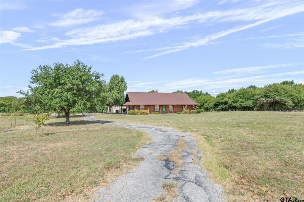 9150 State Highway 198, Canton
