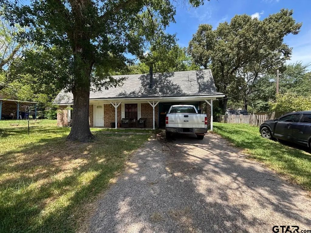 23265 Lakewood, Frankston