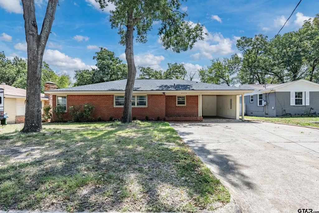 3424 Martha Street, Tyler