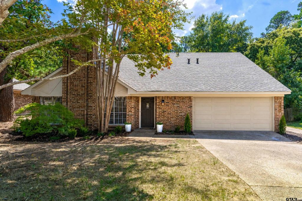 4820 Prestwick Lane, Tyler