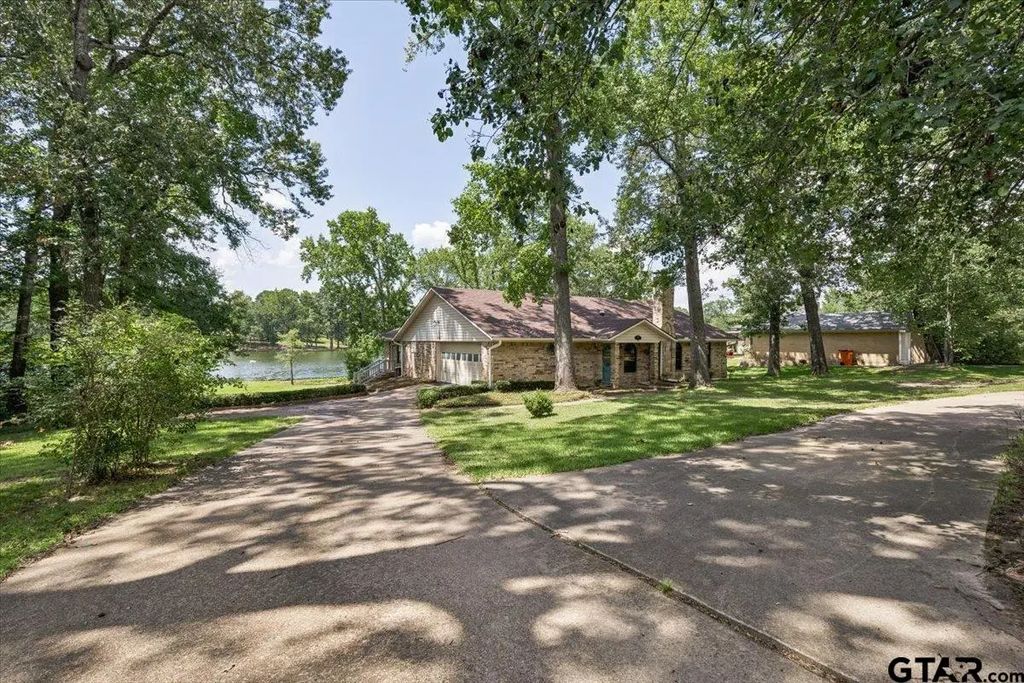 1160 County Road 2425, Mineola