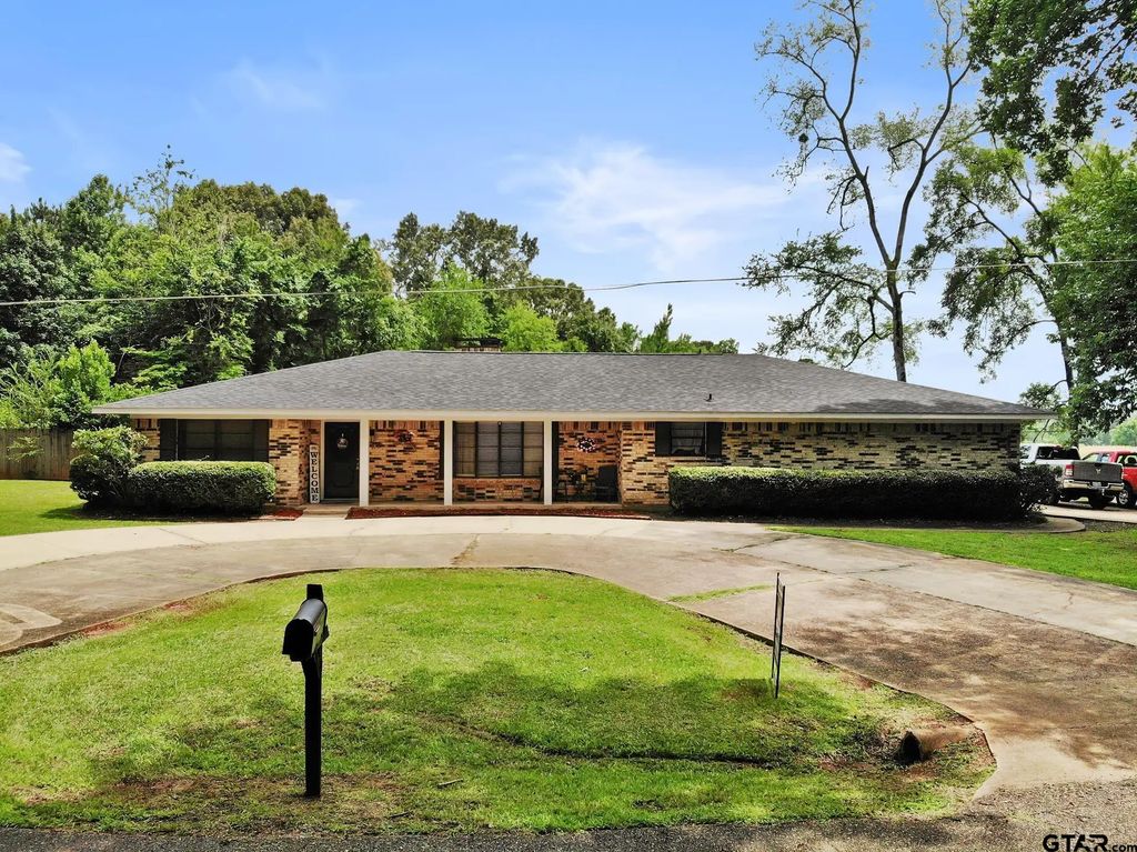 1413 Irvin Parkway, Daingerfield
