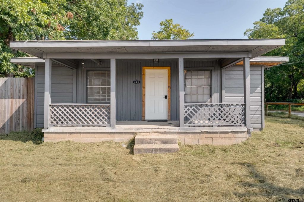 409 W Point Tap Rd, Palestine