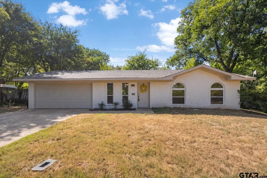 1315 Debbie, Canton