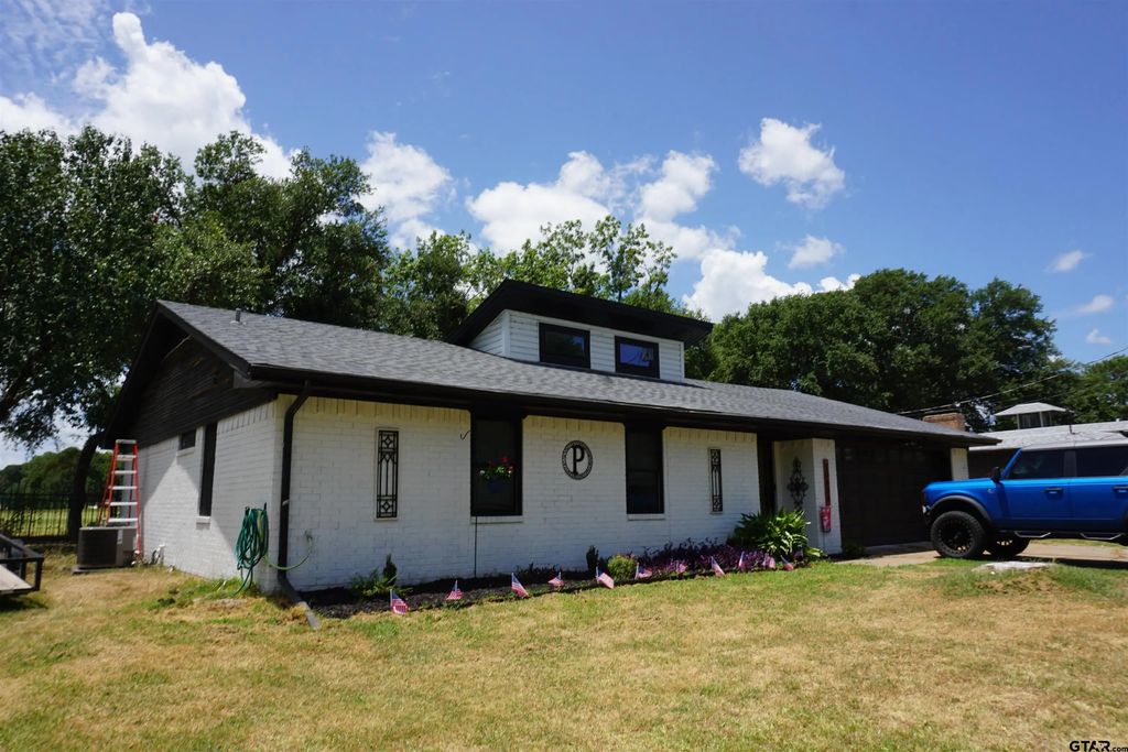 10808 Jeanell Dr, Kemp