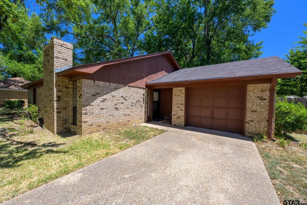 404 Hillcreek St, Whitehouse