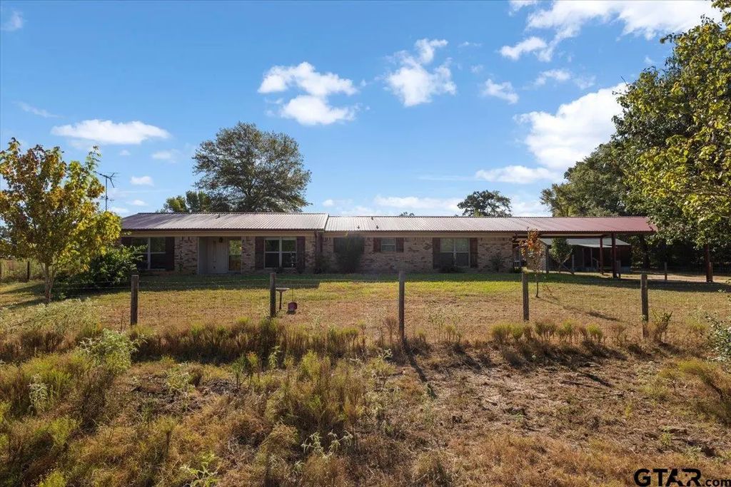 5015 Fm 726, Gilmer