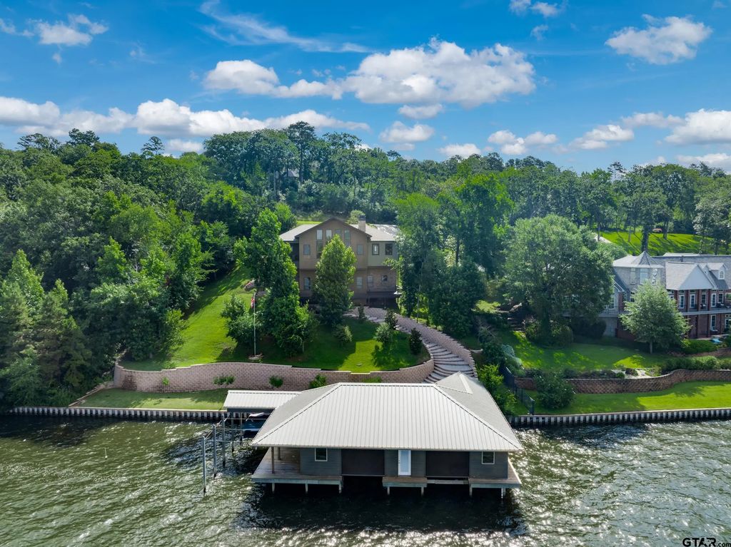 127 N Lake Bluff Dr., Bullard