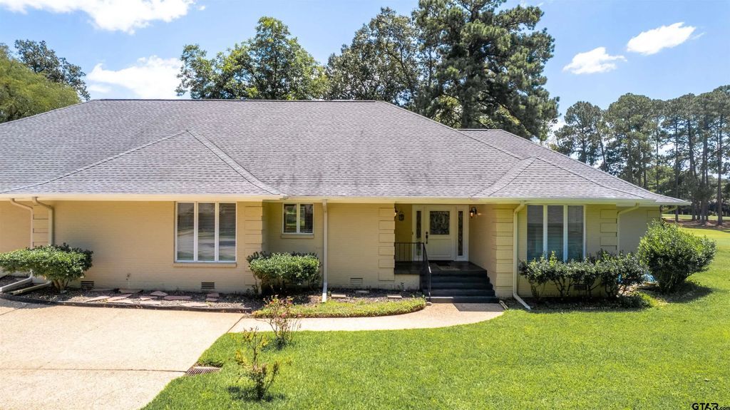 143 Williamsburg Ln, Bullard