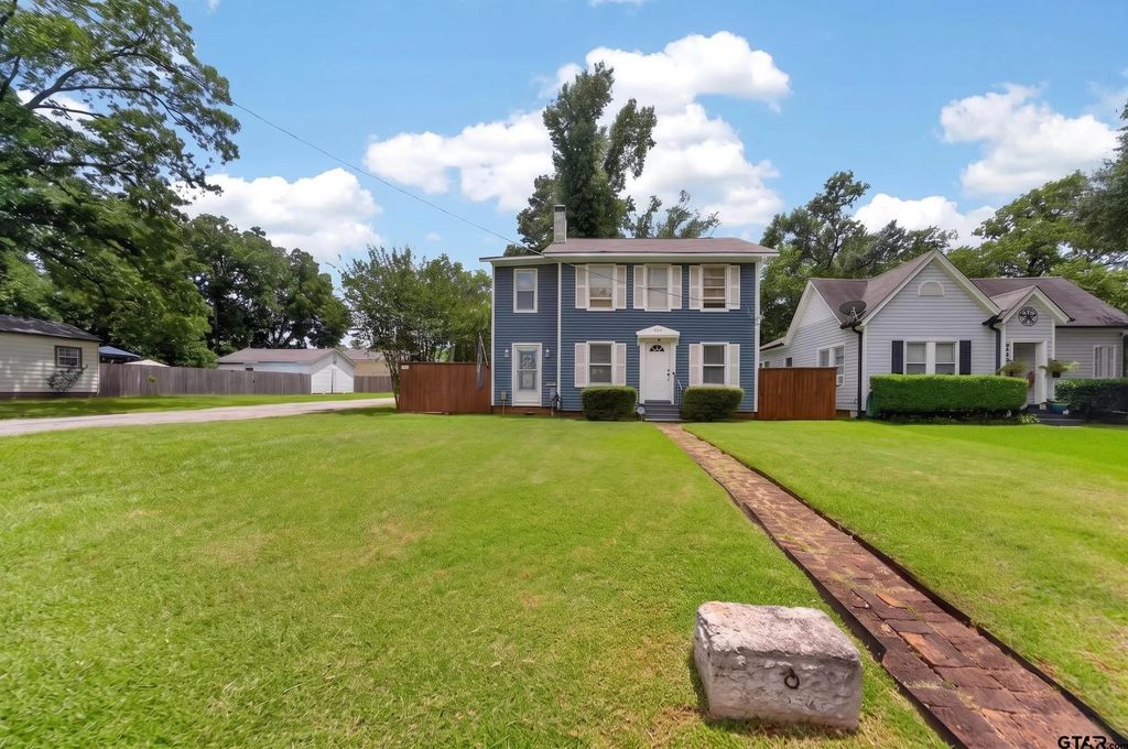 710 E Lamar, Palestine