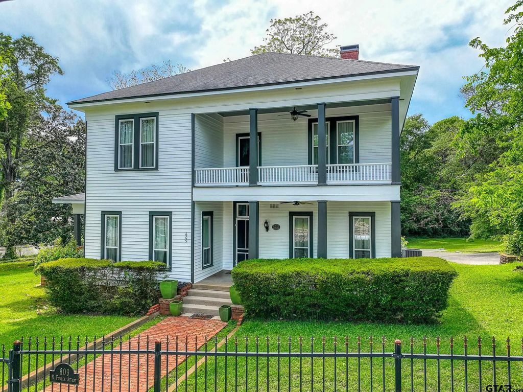 609 Fowler, Palestine