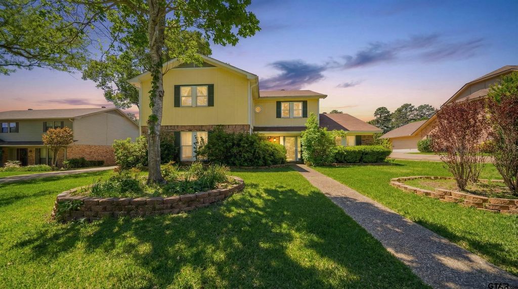 1416 Lazy Ln, Longview