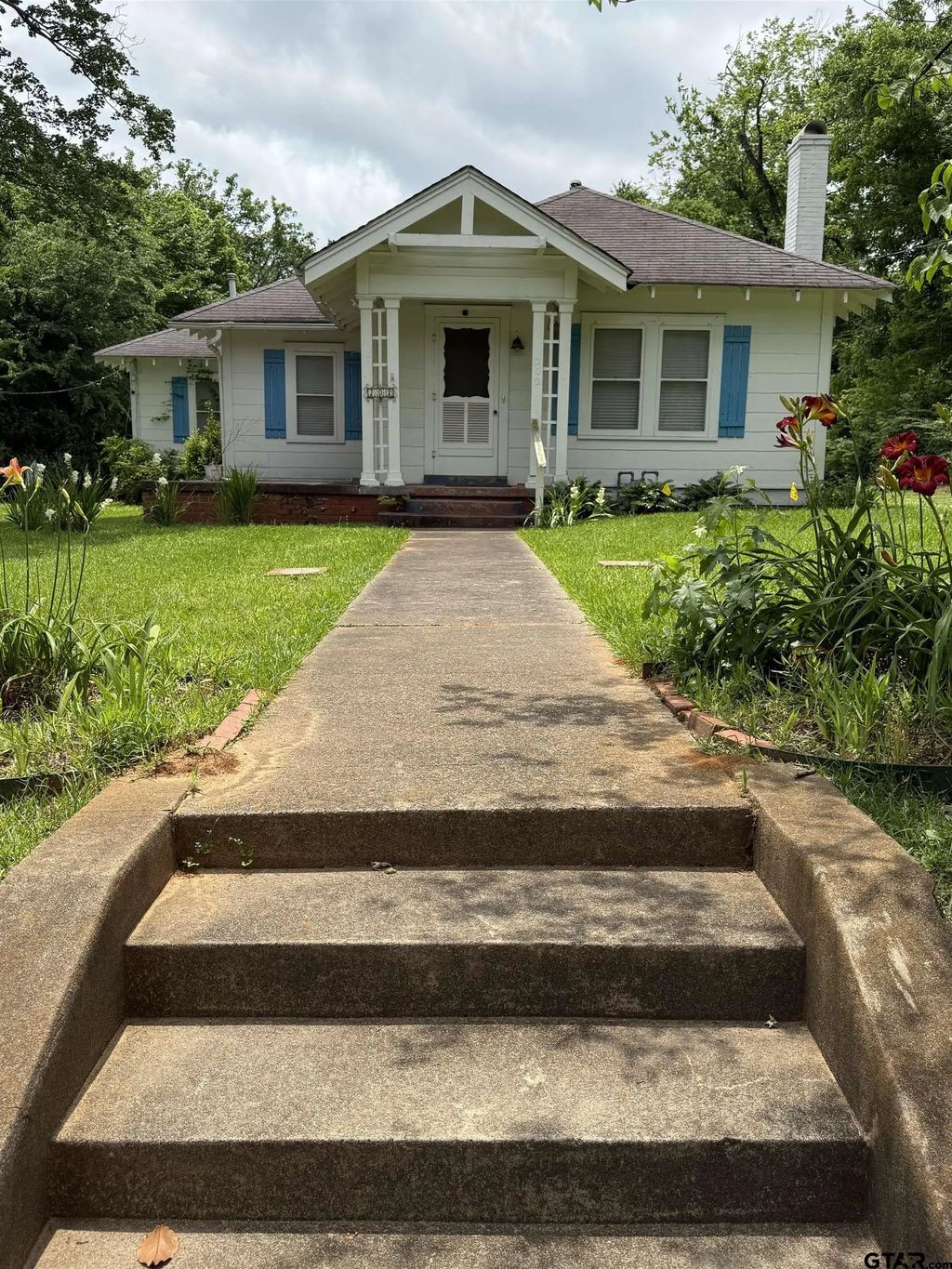 202 W Pine, Palestine