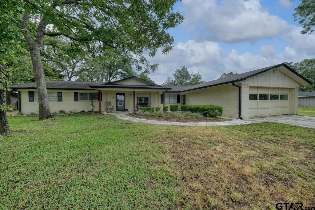 249 E Hideaway Ln, Hideaway