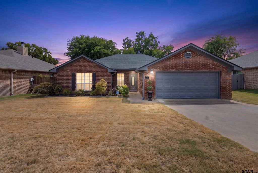 107 N Collin Drive, Chandler