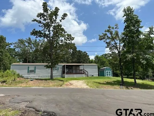 17323 Lakeview Dr, Flint