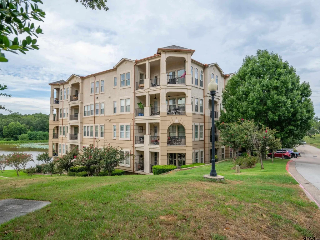 3351 Cascades Ct #324, Tyler