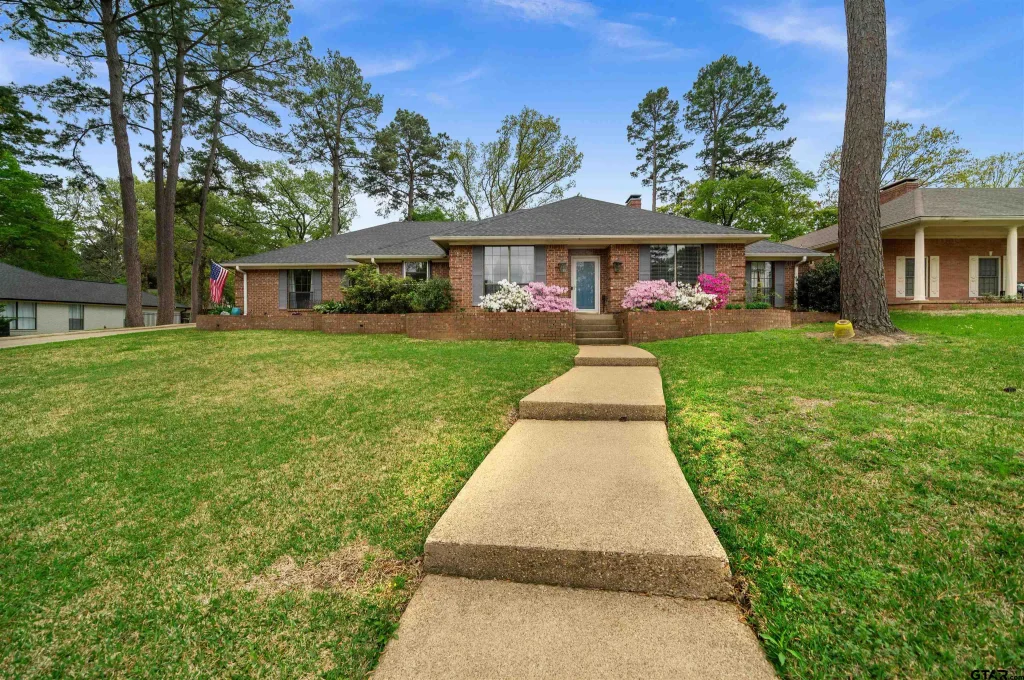 1261 Luann Lane, Tyler