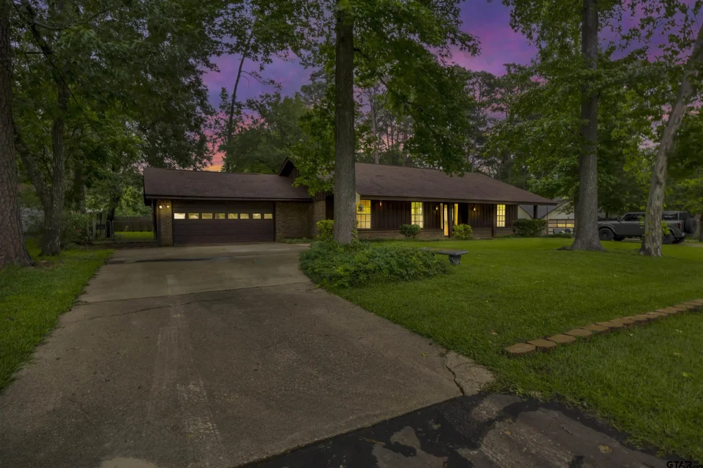 10462 County Road 1265, Flint