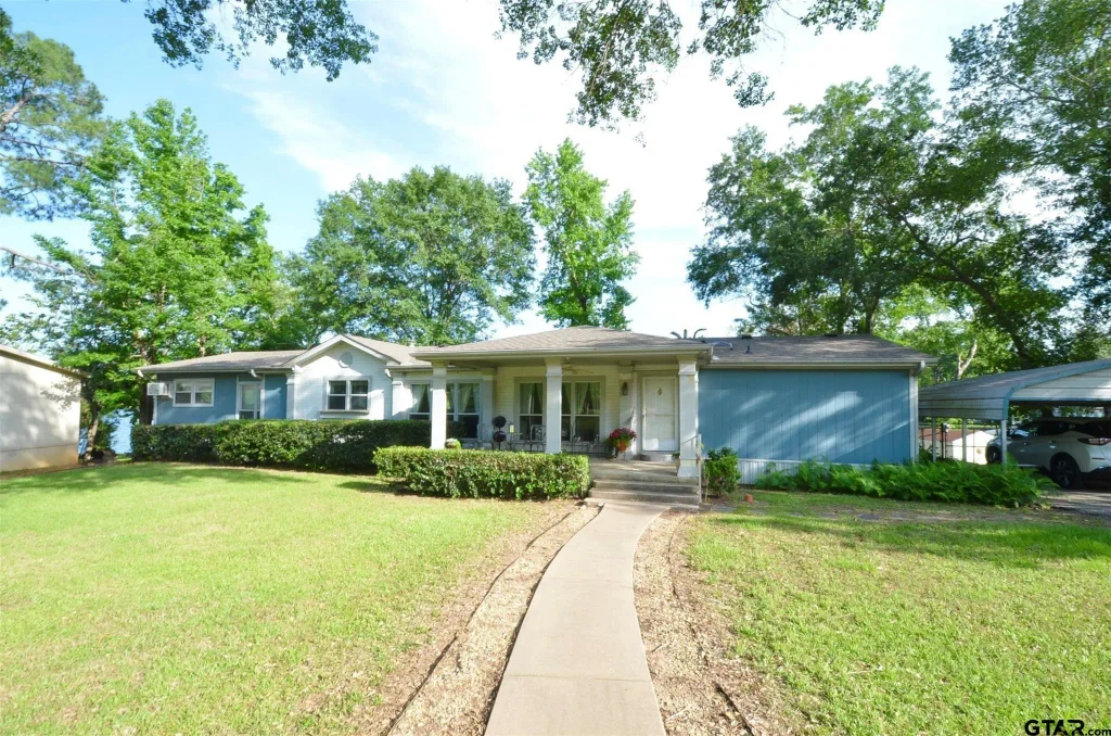 116 Piney Point, Murchison