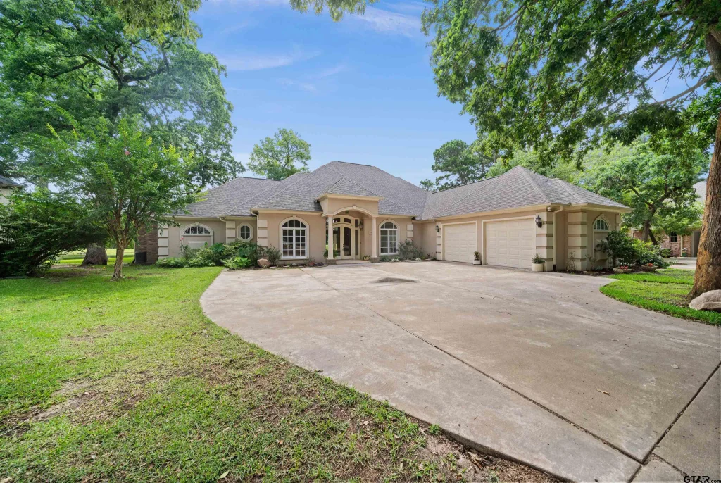 169 Dogwood Lakes Circle, Bullard