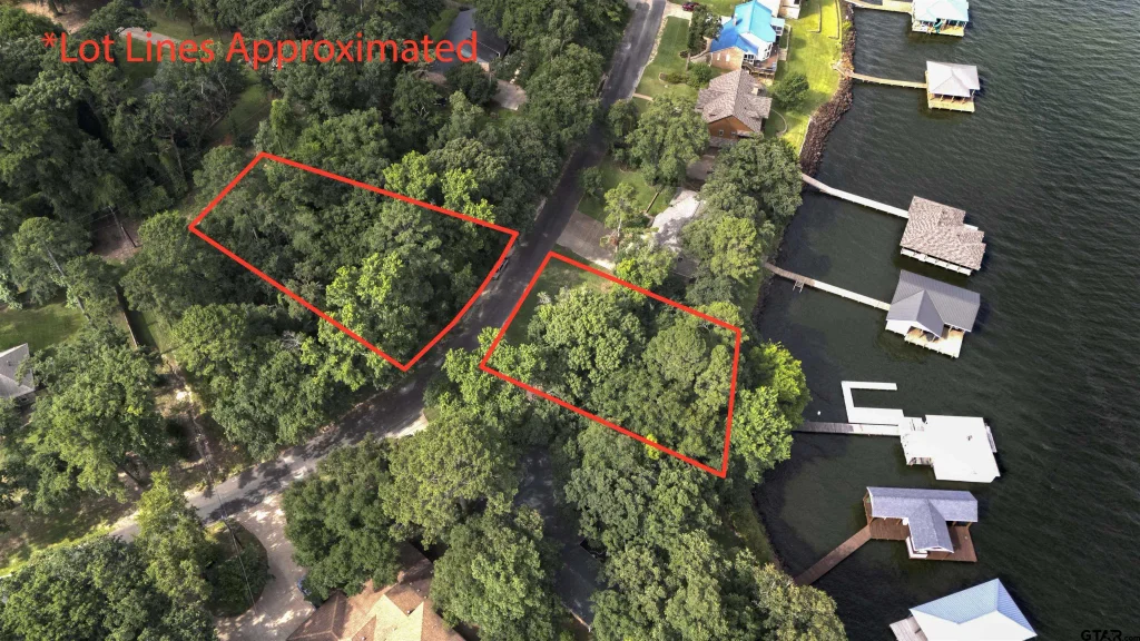 17618 Carol Cir, Flint