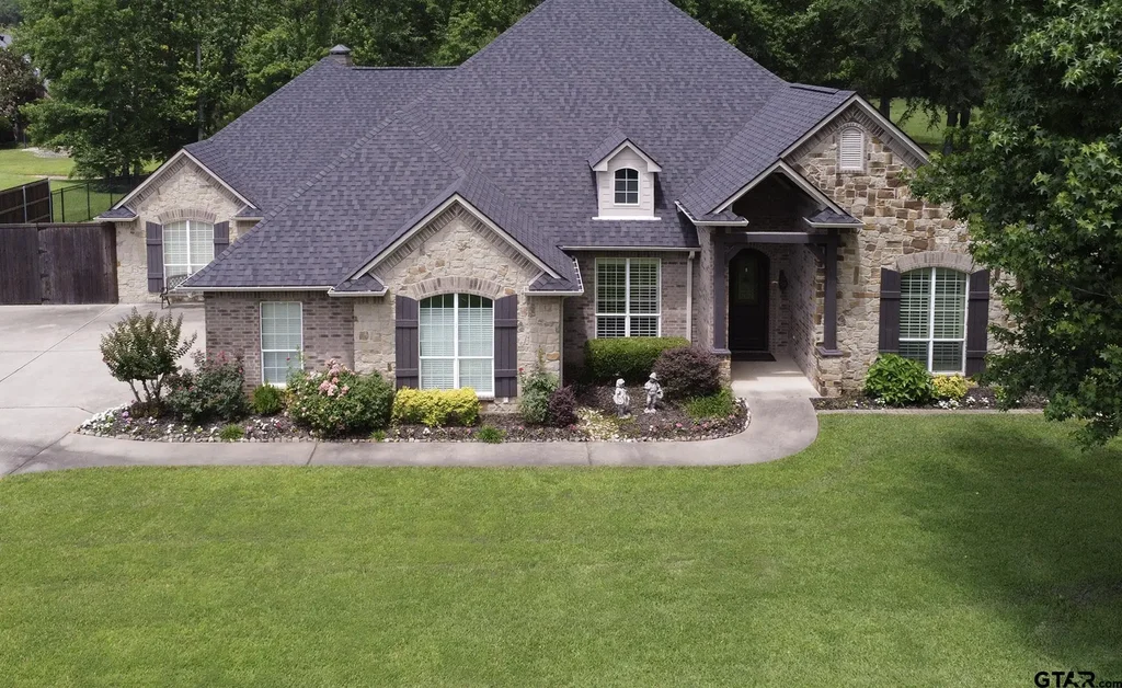 11208 Marsh Wren Cir, Flint