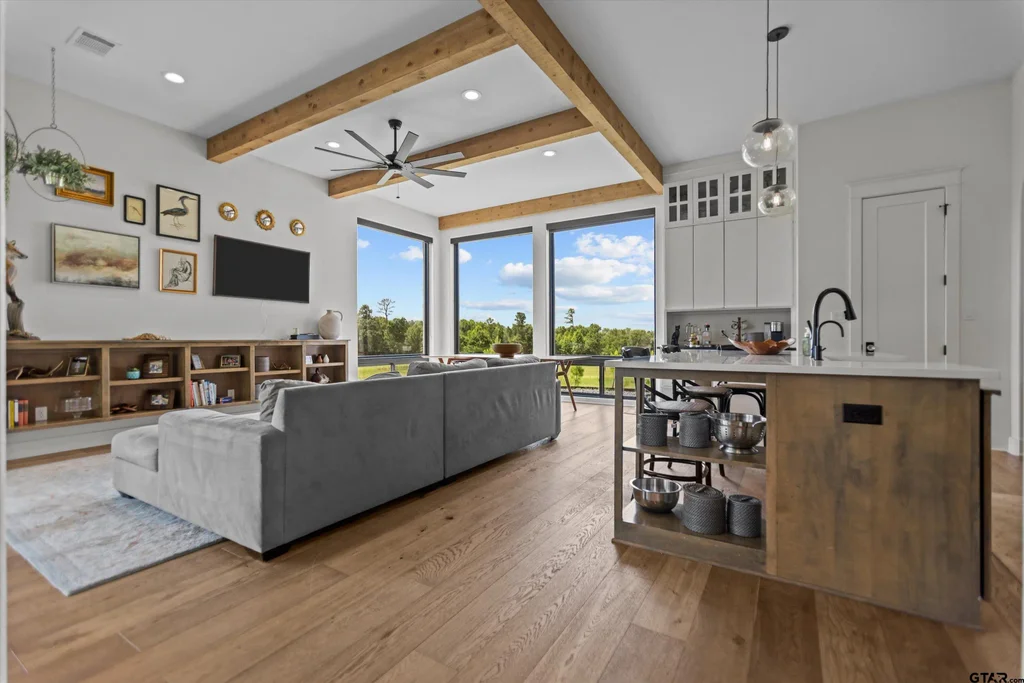 16469 Cr 1104, Flint