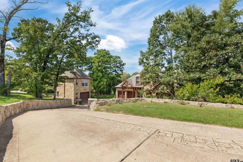 2861 J Cupit Ct, Tyler