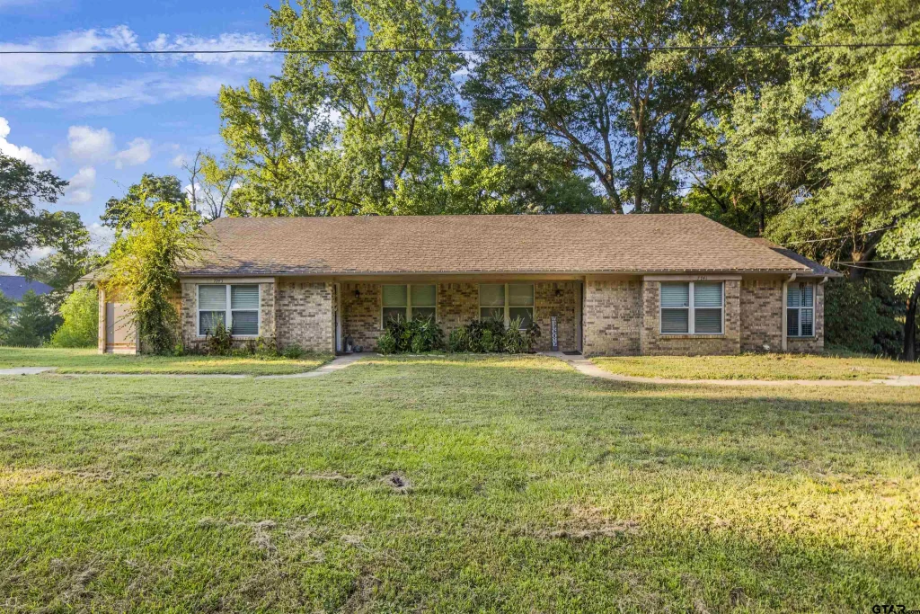 7741 & 7743 Cr 2307, Whitehouse