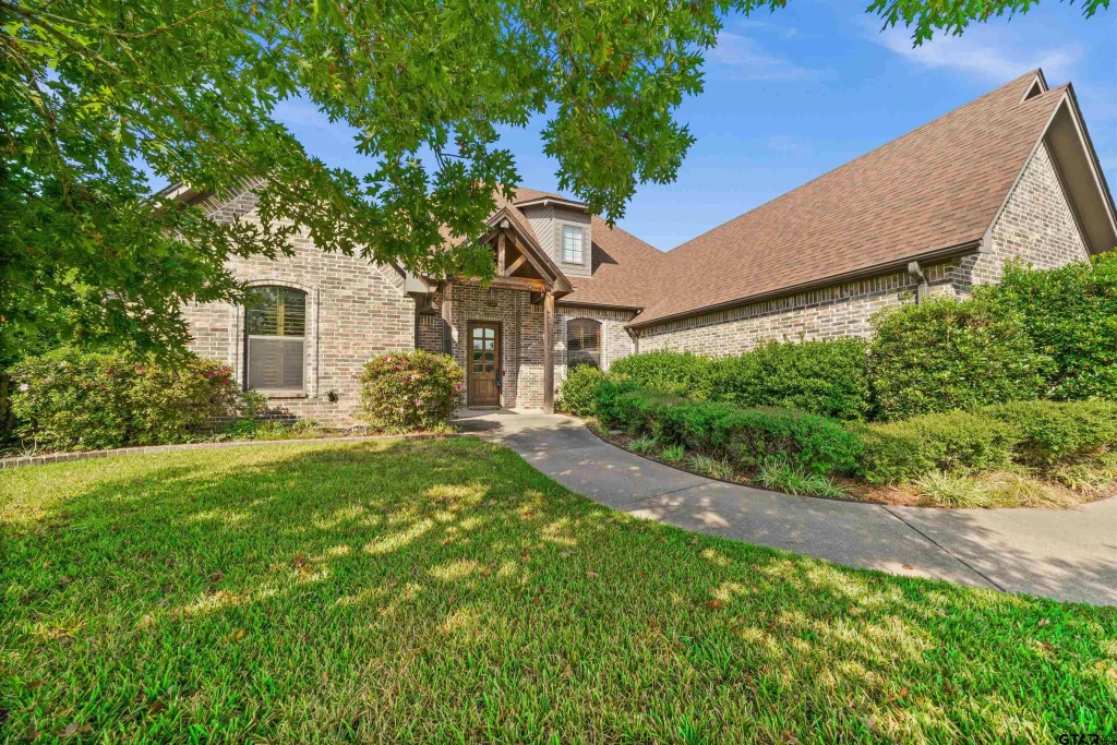 6721 Sherbrooke, Tyler