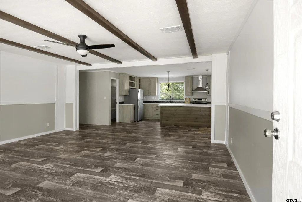 715 N Royal Drive, Bullard